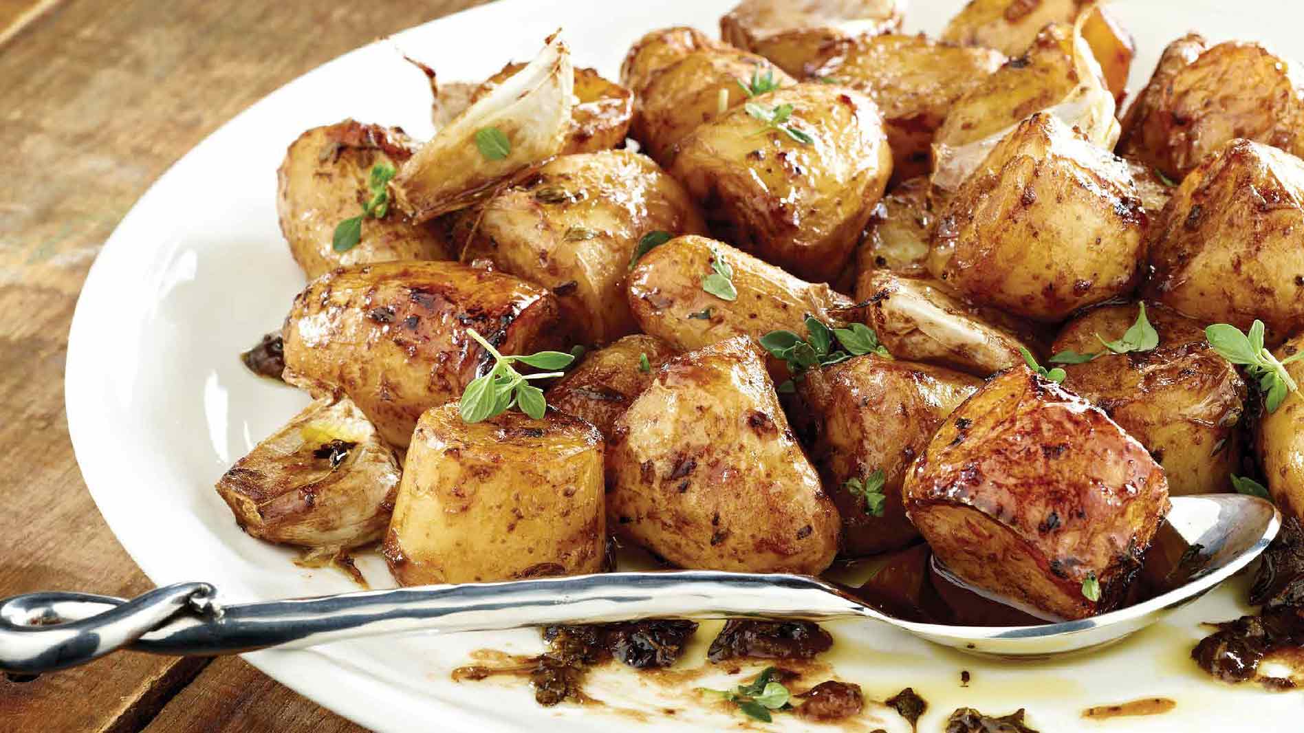 Balsamic Roast Potatoes  with Garlic and Thyme