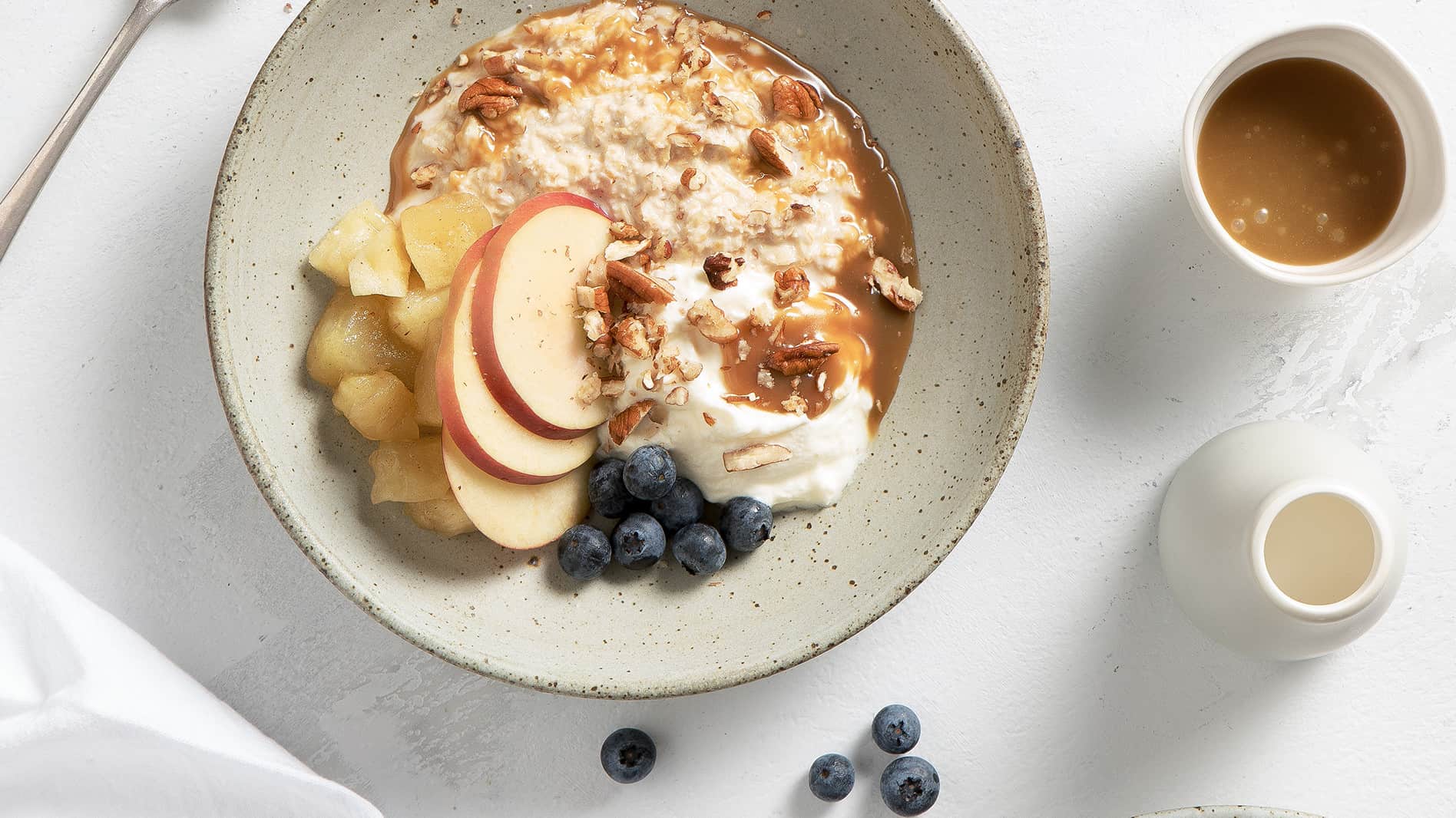 Overnight oats with caramel sauce and apple