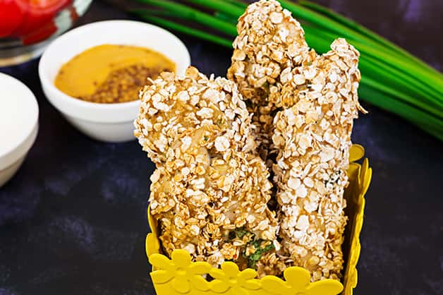 Coating chicken with oats is a new replacement for breadcrumbs 