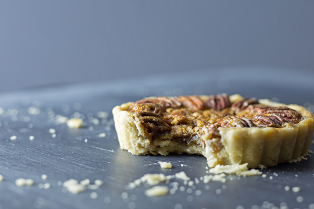 Pie bottom using the baking shortening