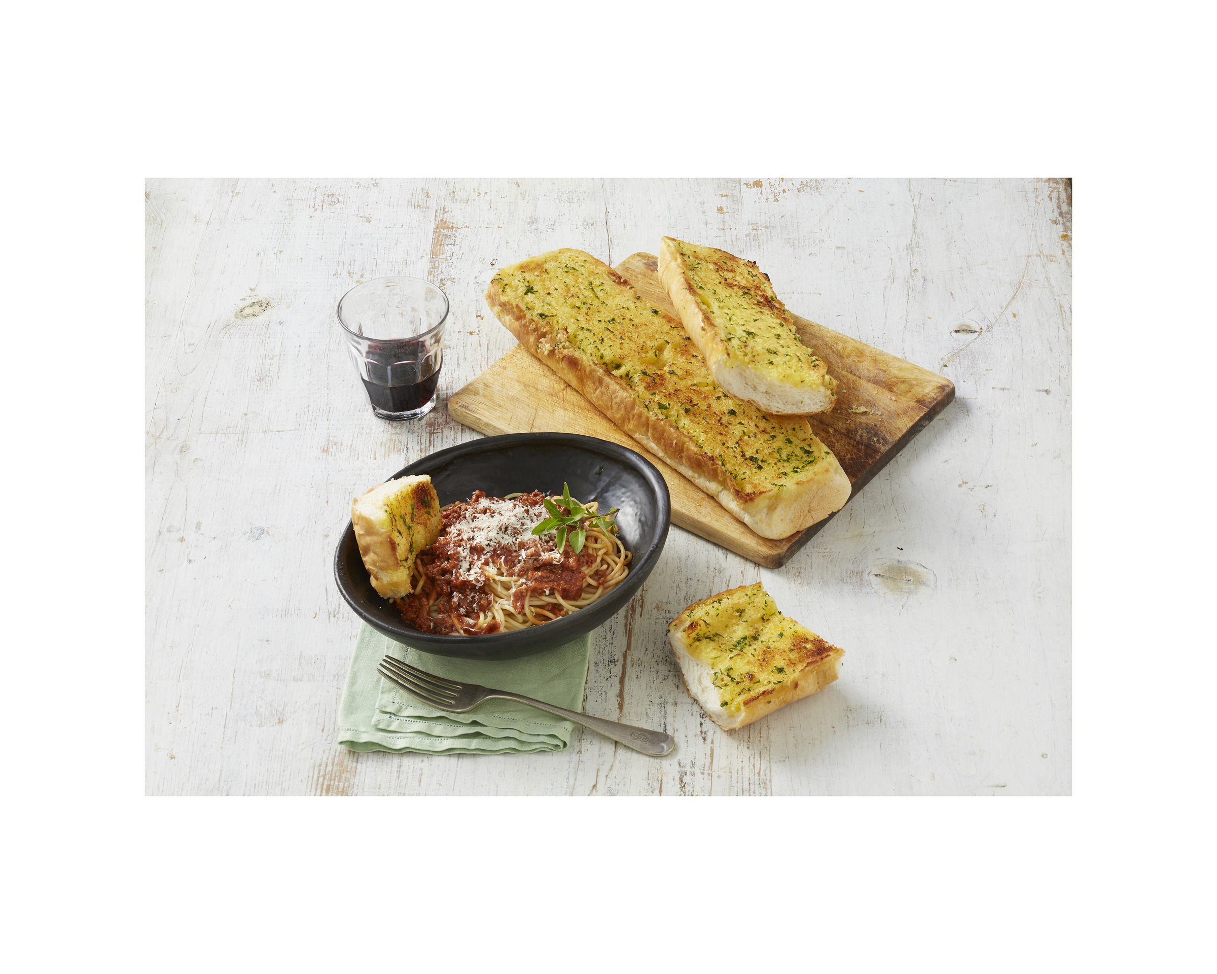 La Famiglia Kitchen Traditional Garlic Bread 400g